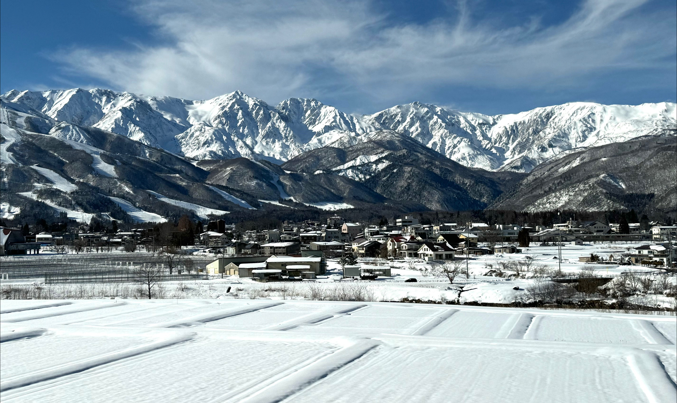 swiper-MainTop-3-valley.jpg
